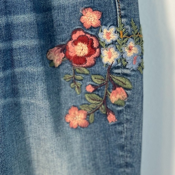 DRIFTWOOD Blue Jeans with Floral Embroidery - Picture 8 of 8